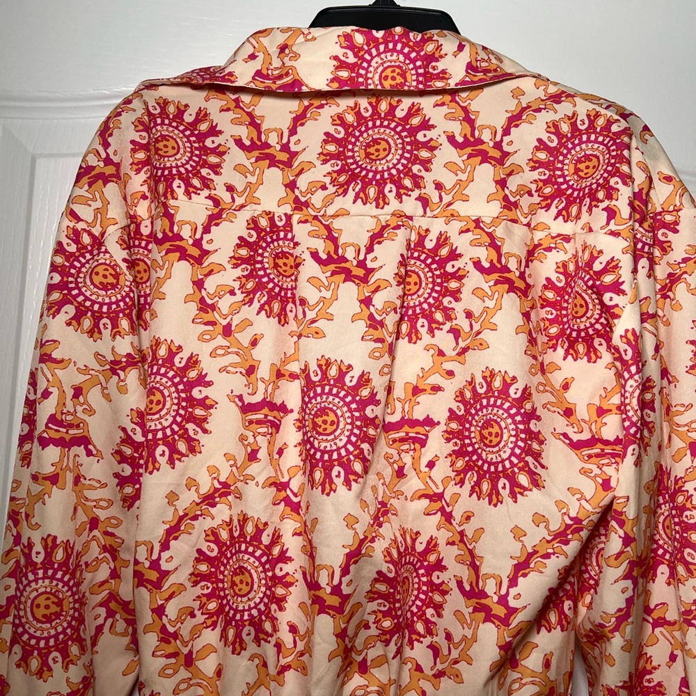 Pattern Wrap Dress - Picture 4 of 4